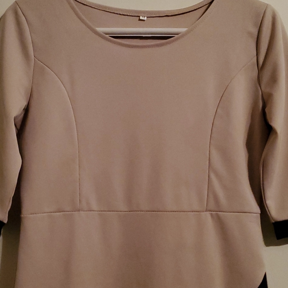 Nwot figure flattering dress - Picture 3 of 4